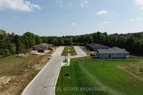 60 Deer Ridge Lane, Bluewater, ON N0M 1G0