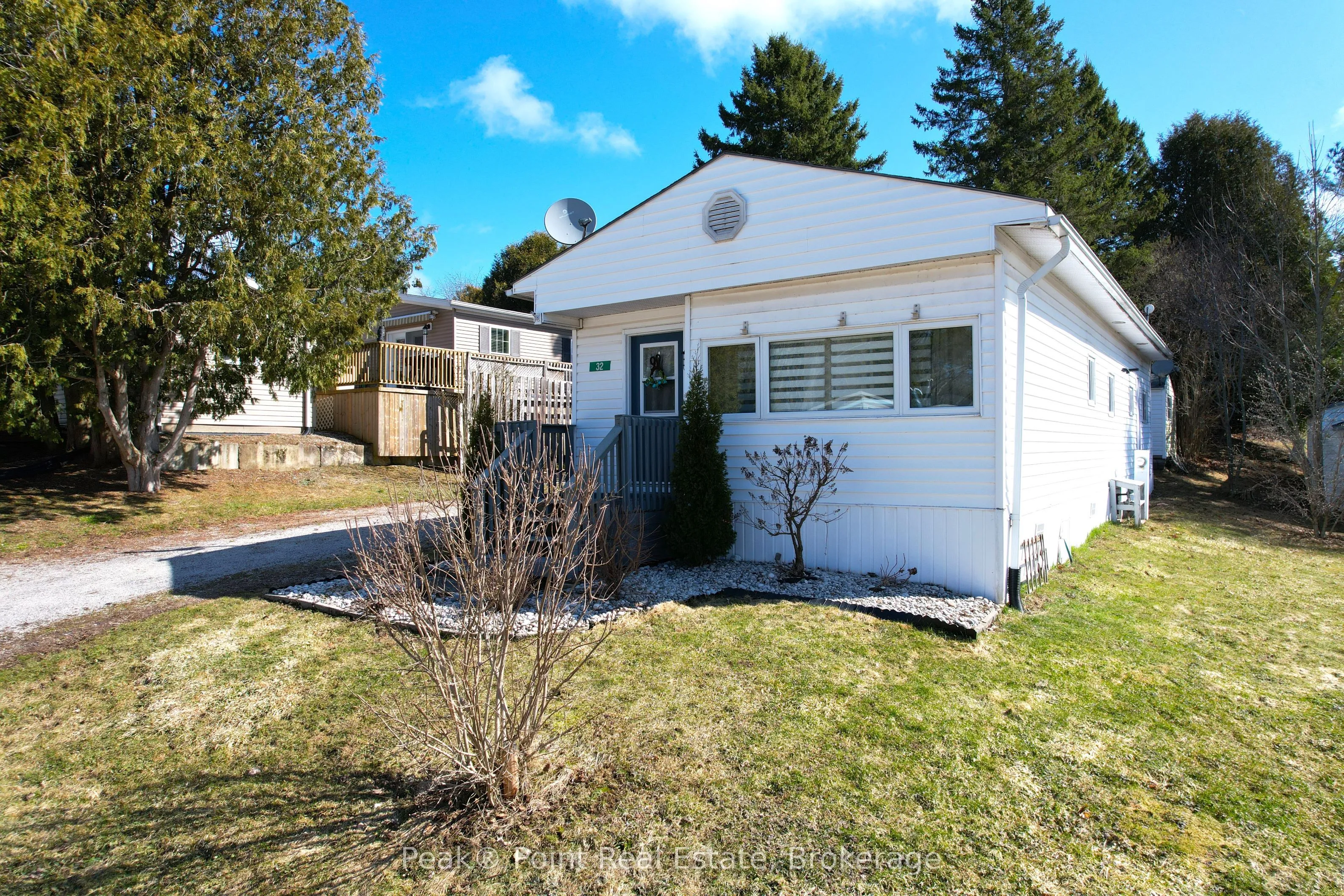 32 SUSSEX Square, Georgian Bluffs, ON N4K 5N5