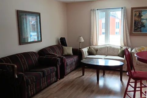 19 Belleview Crescent, North Bay, ON P1B 8V2