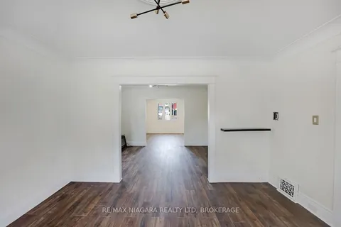 20 Randolph Street, Welland, ON L3B 4C2
