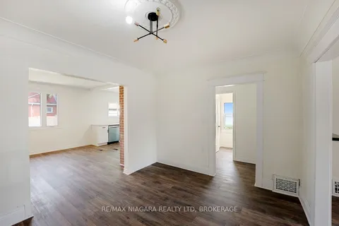 20 Randolph Street, Welland, ON L3B 4C2