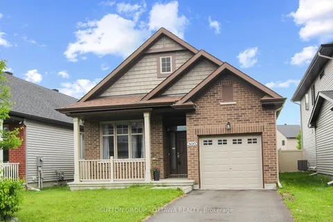 809 Carnelian Crescent, Blossom Park - Airport and Area, ON K1X 0A8
