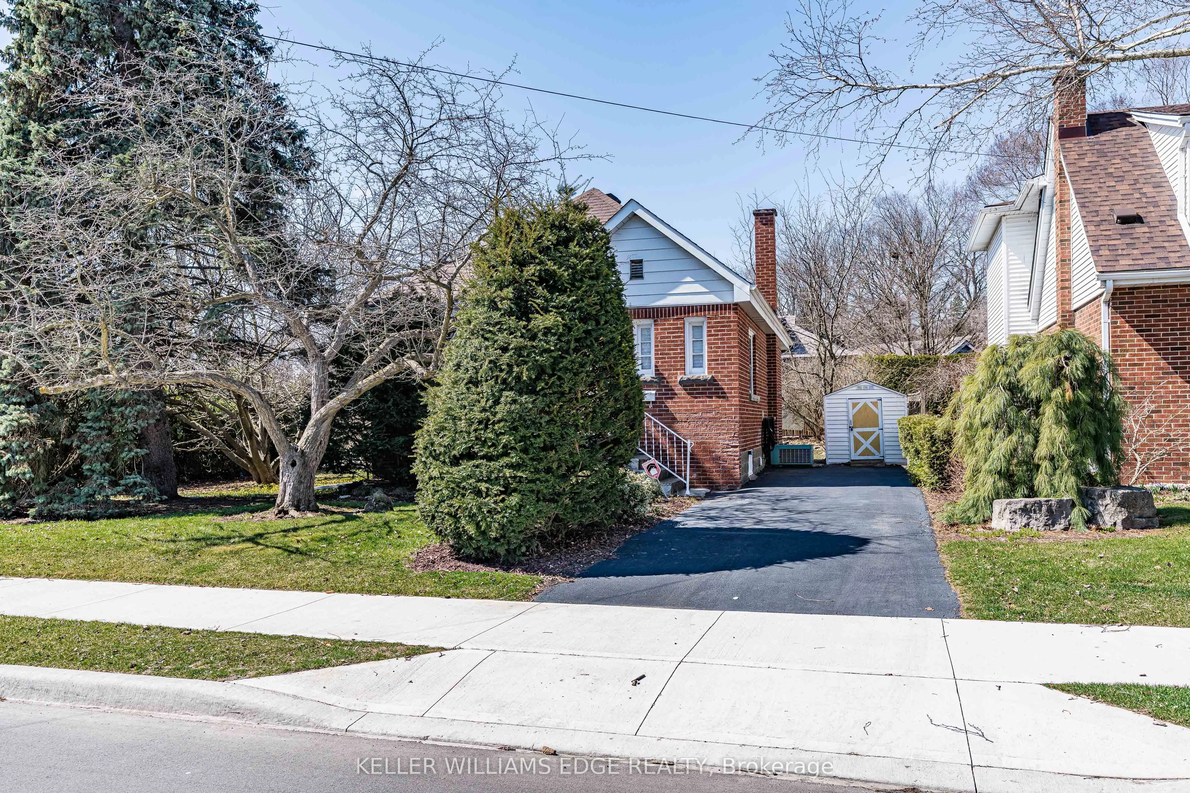 55 East Street, Hamilton, ON L9H 1P2