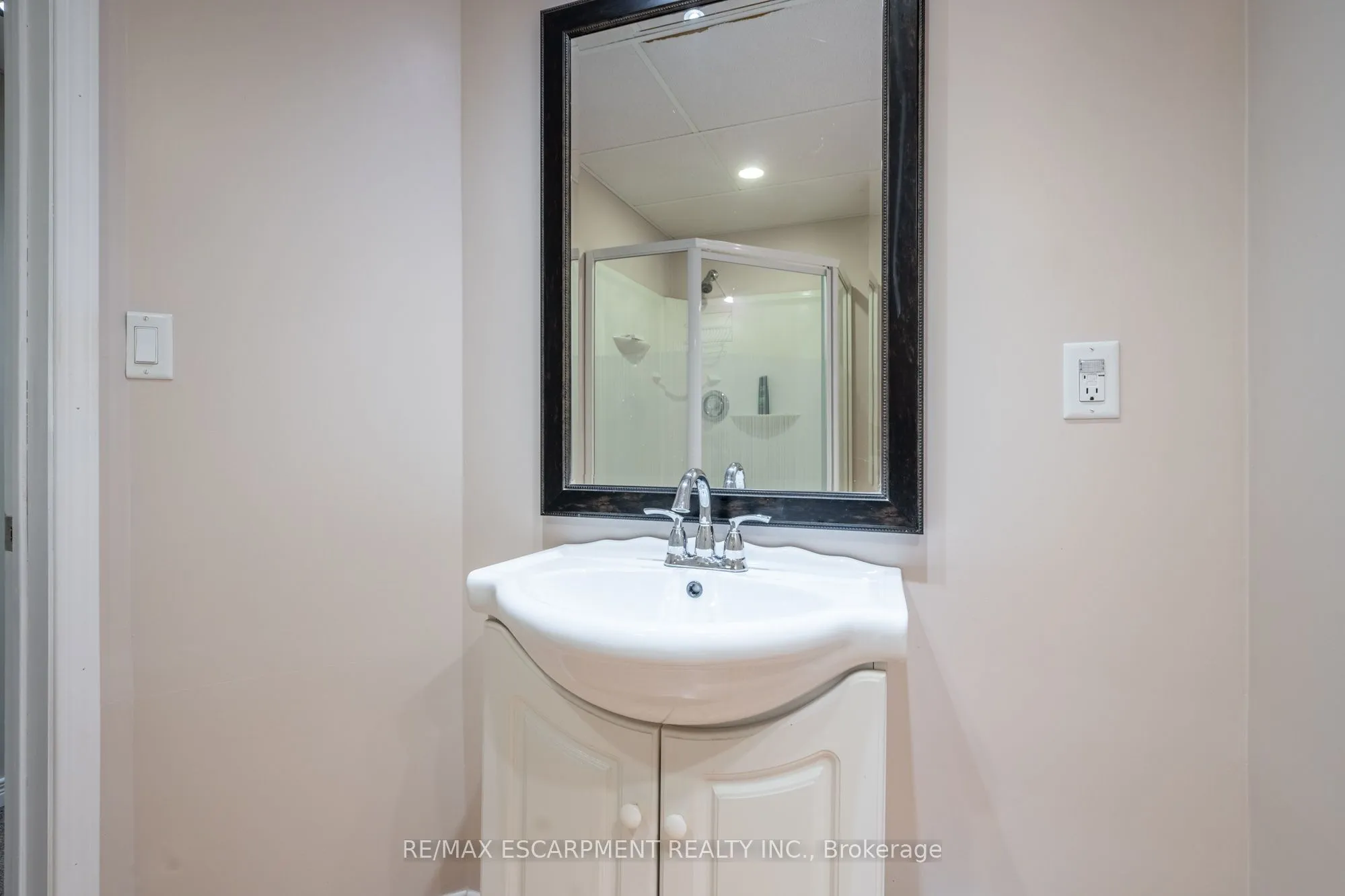 26 Wildan Drive, Hamilton, ON L8N 2Z7