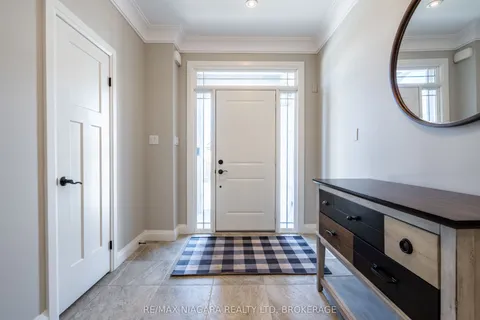 270 Main Street, Grimsby, ON L3M 0B3