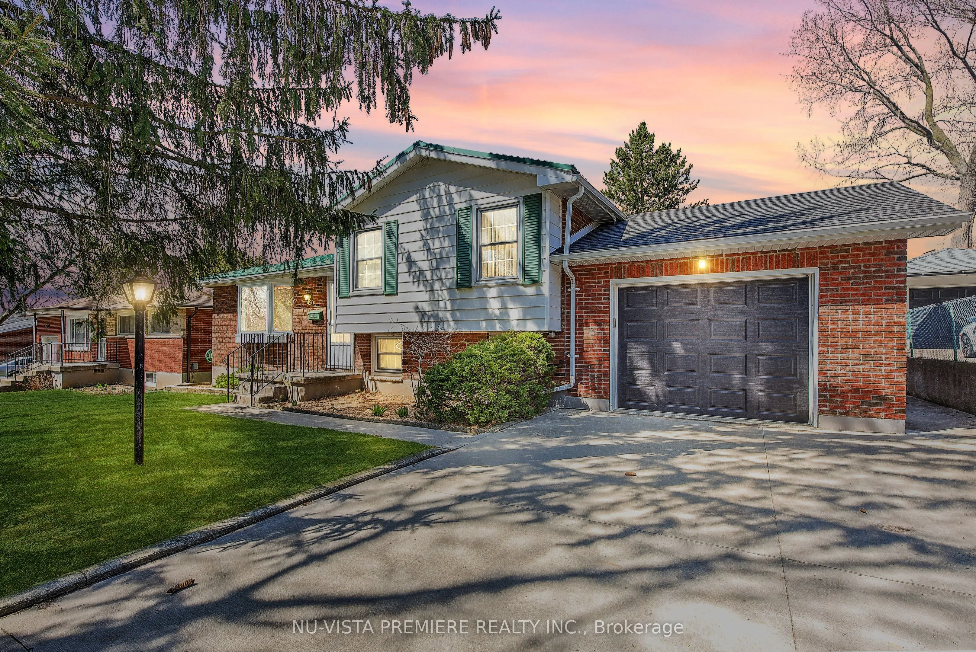 450 Three Valleys Crescent, ON N5Z 3E7