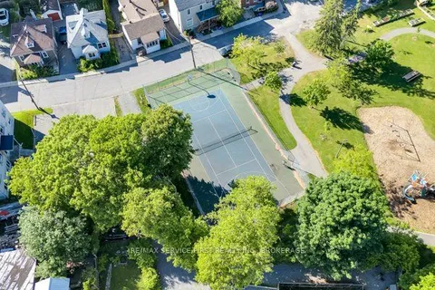 211 RAGLAN Road, Kingston, ON K7K 1L5