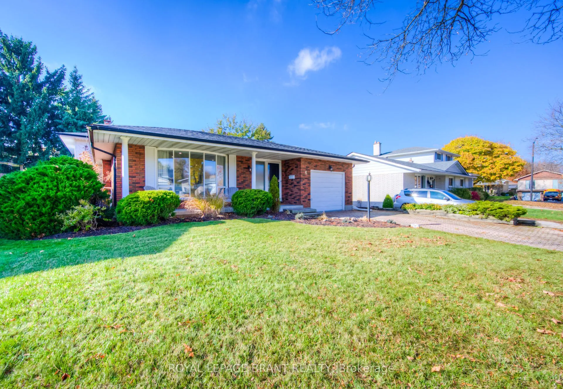 6 Bell Manor Court, Brantford, ON N3R 6P2