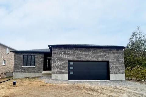 6008 Ottawa Street, Stittsville - Munster - Richmond, ON K0A 2Z0