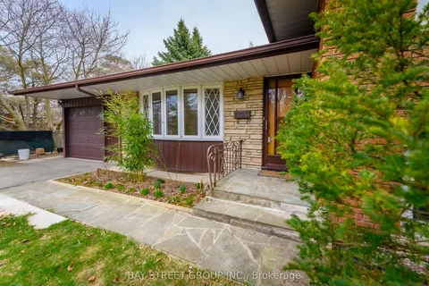 36 Trelawne Drive, St. Catharines, ON L2M 2G8