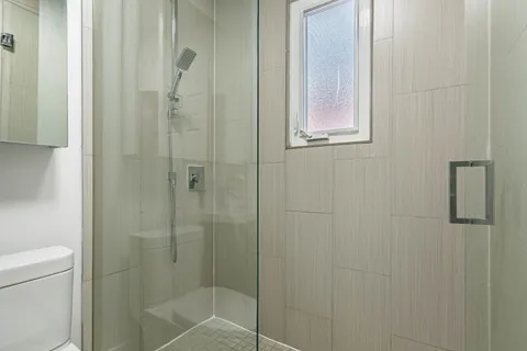 39 Madison Avenue, Hamilton, ON L8L 5Y5