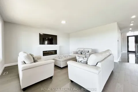 38 Charles Currie Crescent, Erin, ON N1H 0B7