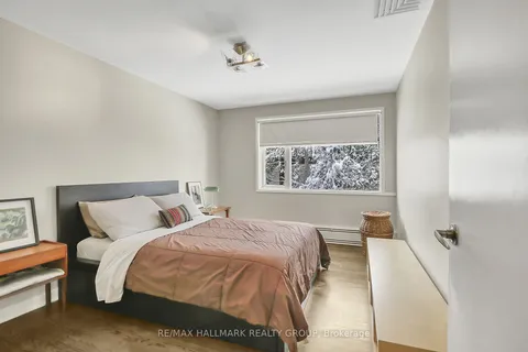 10 Qualicum Street, Qualicum - Bruce Farm - Greenbelt and Area, ON K2H 7G8