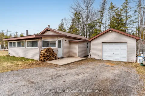 3 South Oliphant Road, South Bruce Peninsula, ON N0H 2T0