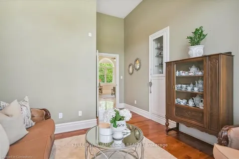 9893 Dickenson Road, Hamilton, ON L0R 1W0