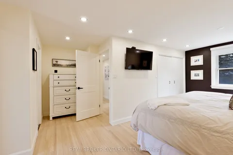 196 Wychwood Park, ON N6G 1R9