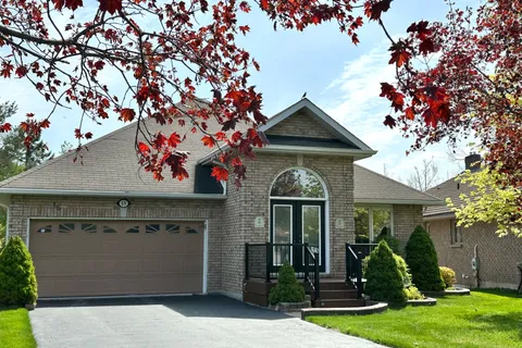 15 Hillview Drive, Kawartha Lakes, ON K0M 1A0