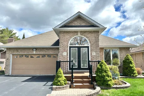 15 Hillview Drive, Kawartha Lakes, ON K0M 1A0