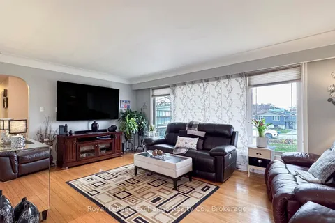 398 Kingsway Street, Kincardine, ON N2Z 1W3