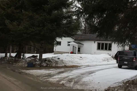 1090 Peace Valley Road, Bracebridge, ON P1L 1W9