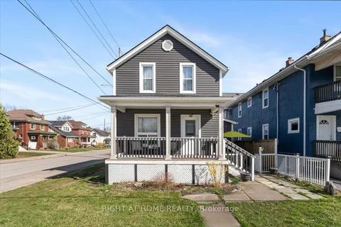4945 Maple Street, Niagara Falls, ON L2E 2M6