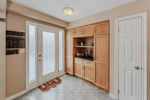 549 Victoria Road, Guelph, ON N1E 7M3