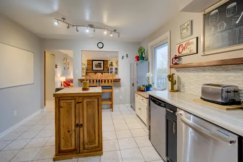 682 Summerfield Place, Kingston, ON K7M 8A1