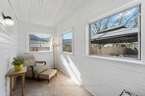 22 Bertram Street, St. Catharines, ON L2R 1A8
