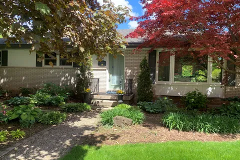 511 Dorval Drive, Hamilton, ON L9G 2P3