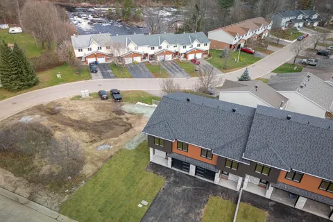11 NORTHBROOK Street, Petawawa, ON K8H 3N4