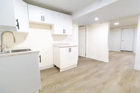 28 Gladstone Avenue, London South, ON N5Z 3R1