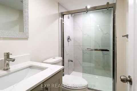 28 Gladstone Avenue, London South, ON N5Z 3R1