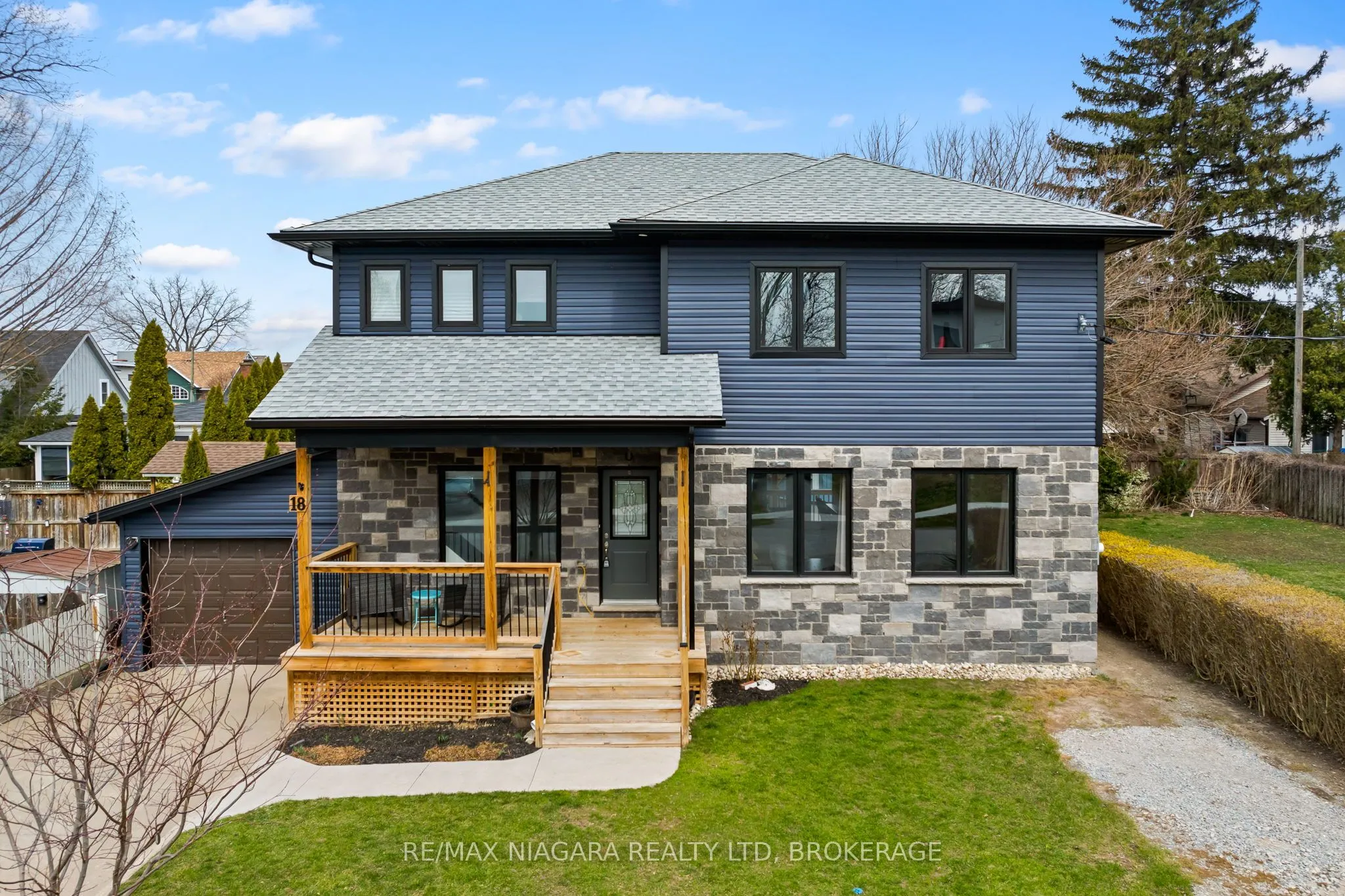 18 Shelley Avenue, St. Catharines, ON L2N 5L5