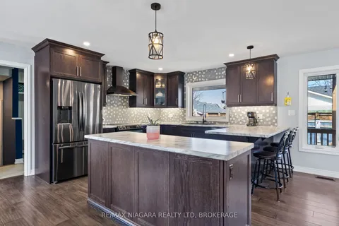 18 Shelley Avenue, St. Catharines, ON L2N 5L5
