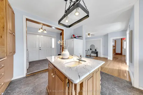 52 Victoria Avenue, ON K9H 4W1
