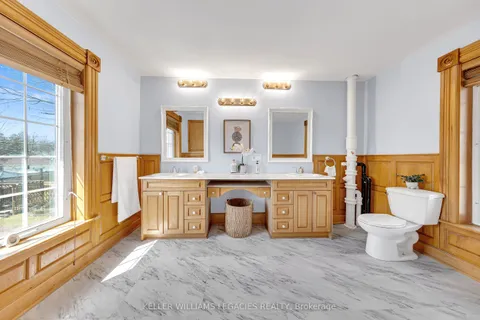 52 Victoria Avenue, Peterborough, ON K9H 4W1