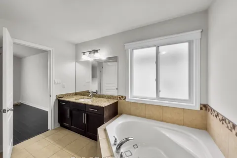 8596 Milomir Street, Niagara Falls, ON L2H 0B6