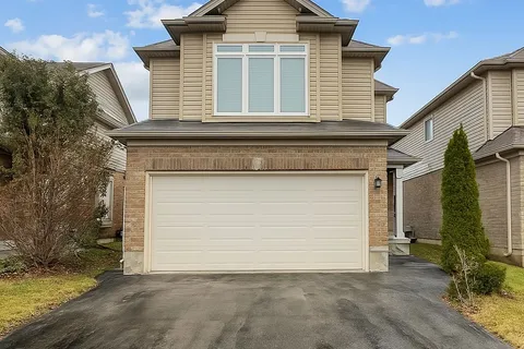 8596 Milomir Street, Niagara Falls, ON L2H 0B6