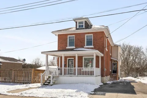 28 Bank Street, Renfrew, ON K7V 2C9