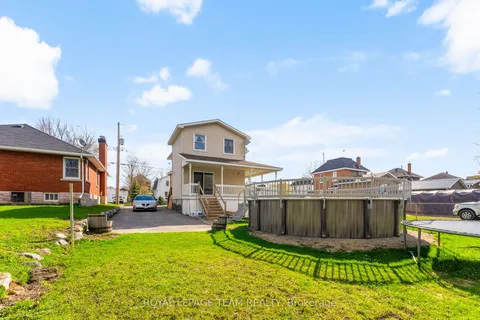 28 Bank Street, Renfrew, ON K7V 2C9