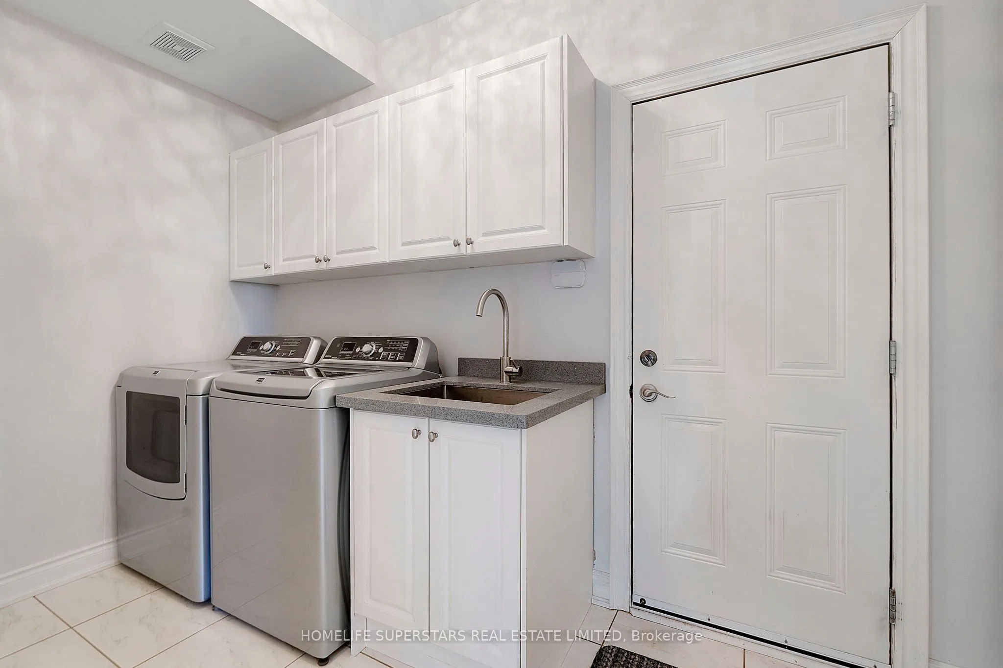 44 Orchard Drive, Mono, ON L9W 6L6