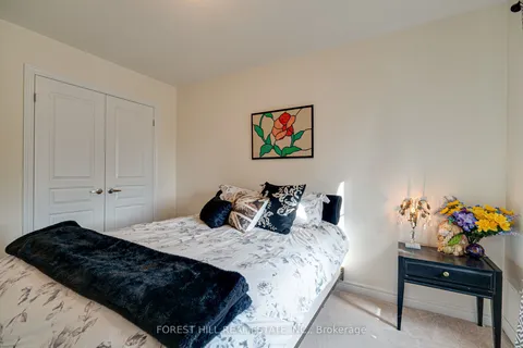 701 Cook Crescent, Shelburne, ON L9V 3V6