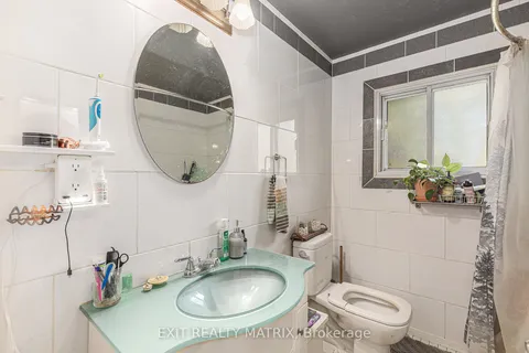 8785 VICTORIA Street, Greely - Metcalfe - Osgoode - Vernon and Area, ON K0A 2P0