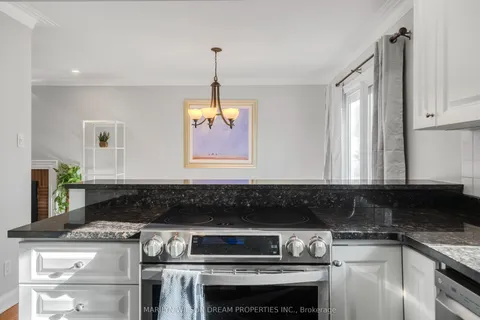 446 Thessaly Circle, Alta Vista and Area, ON K1H 5W5