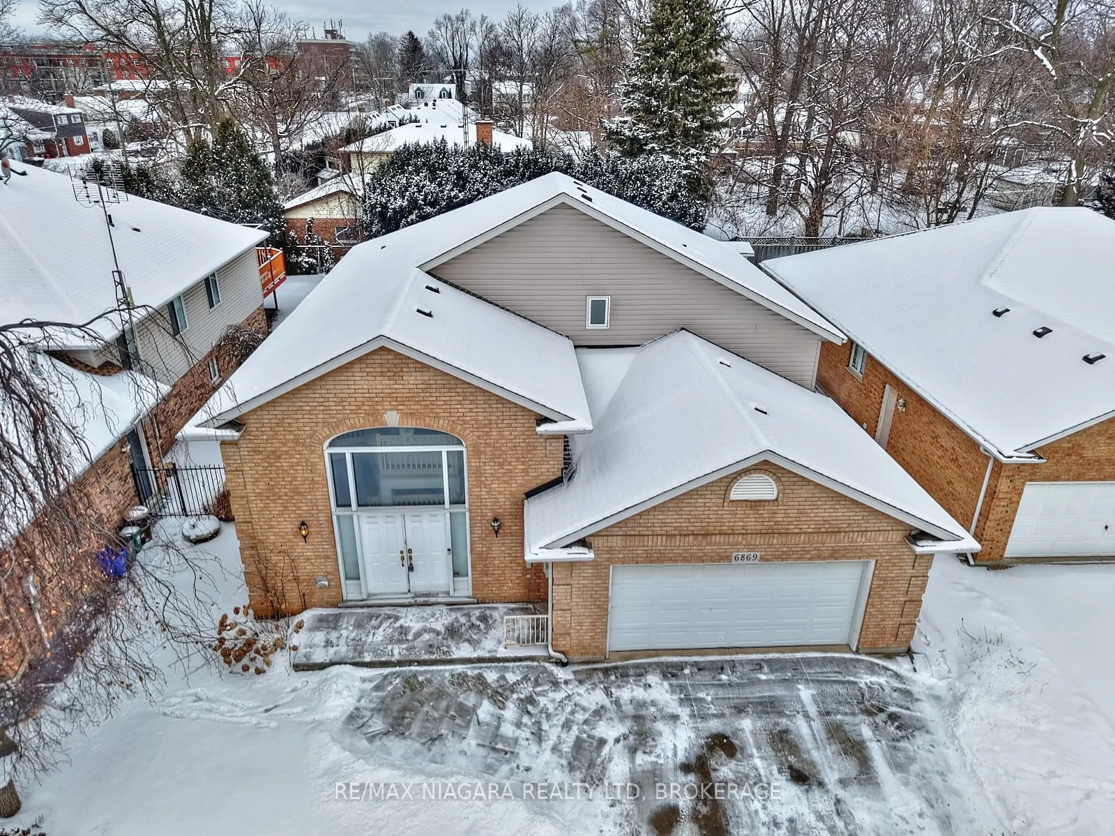 6869 Imperial Court, Niagara Falls, ON L2G 7W9