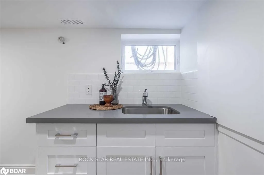 1 Edward Street, Hamilton, ON L8L 2V2