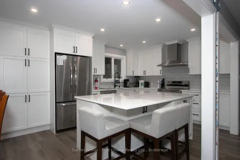 10263 Daniel Avenue, Lambton Shores, ON N0M 1T0