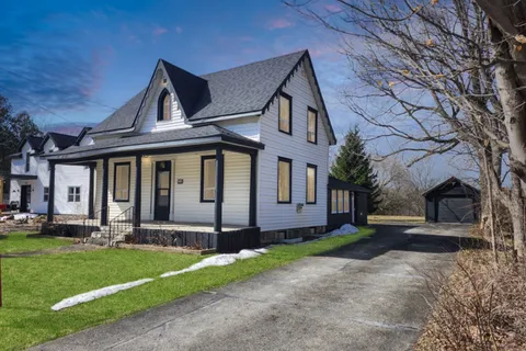 148 Marsh Street, Blue Mountains, ON N0H 1J0