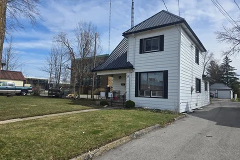 12 Empire Street, Welland, ON L3B 2L2