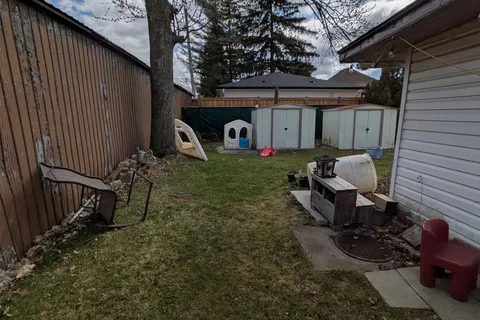 12 Empire Street, Welland, ON L3B 2L2
